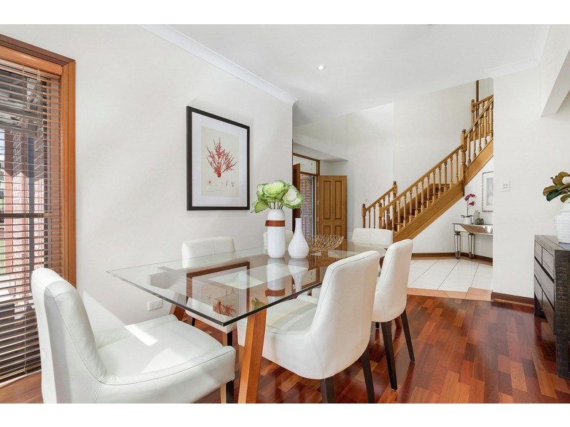 64 St Andrews Crescent, Carindale QLD 4152