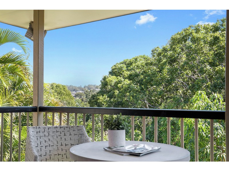 64 St Andrews Crescent, Carindale QLD 4152