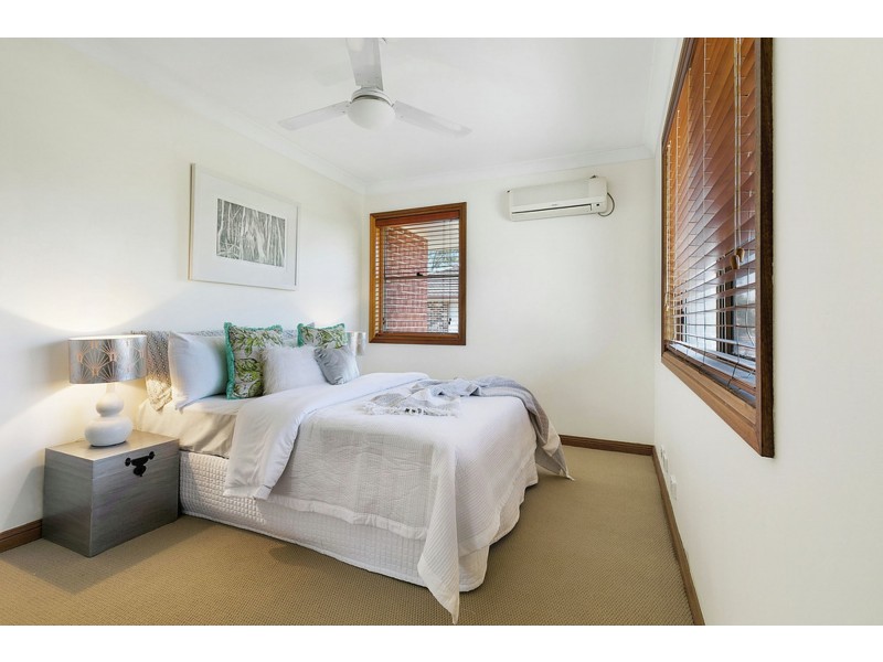 64 St Andrews Crescent, Carindale QLD 4152