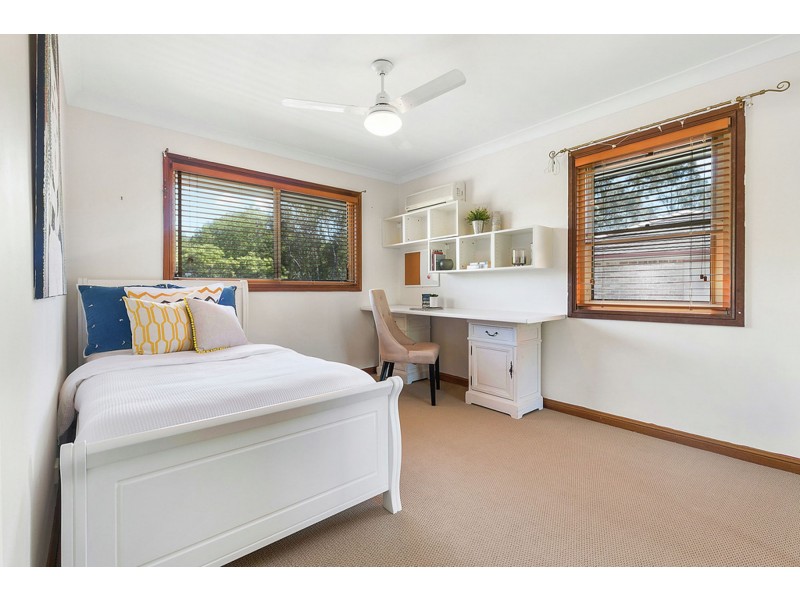 64 St Andrews Crescent, Carindale QLD 4152