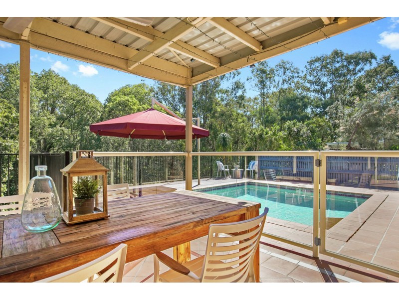 64 St Andrews Crescent, Carindale QLD 4152