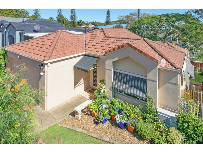 8 Flame Tree Cr, Carindale QLD 4152