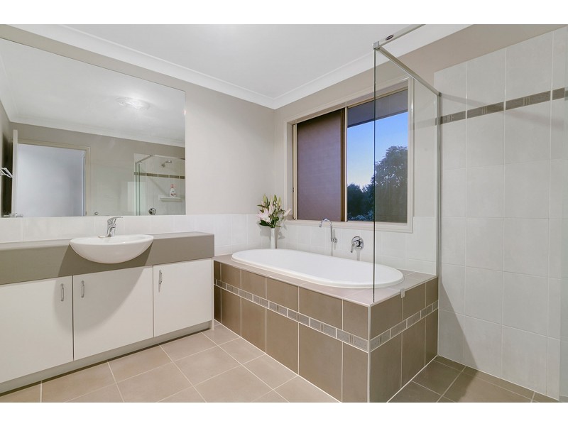 15 Highland Street, Redland Bay QLD 4165