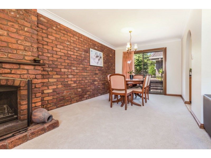 3 Crookston Court, Carindale QLD 4152