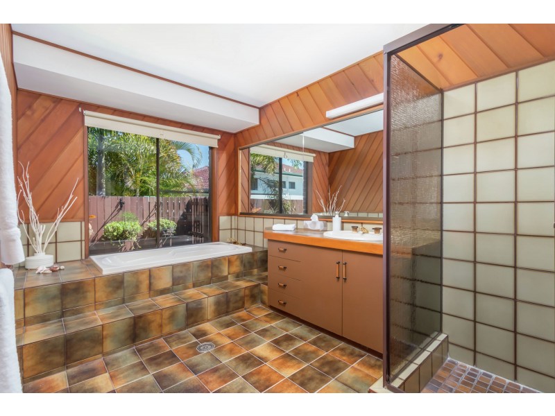 3 Crookston Court, Carindale QLD 4152