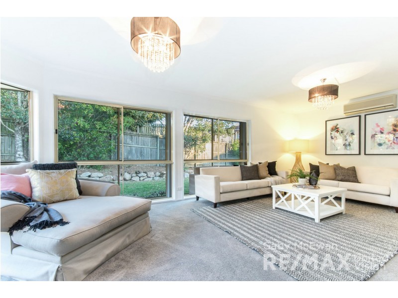 3 Kensington Close, Carindale QLD 4152