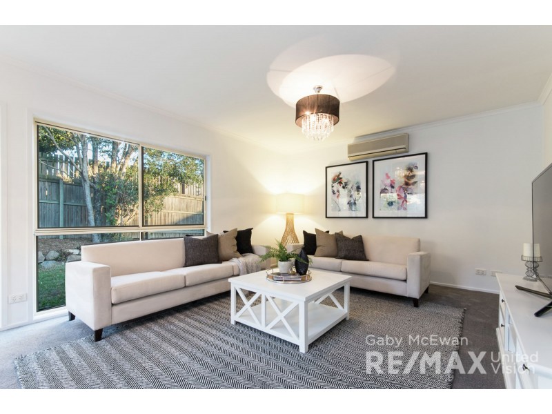 3 Kensington Close, Carindale QLD 4152