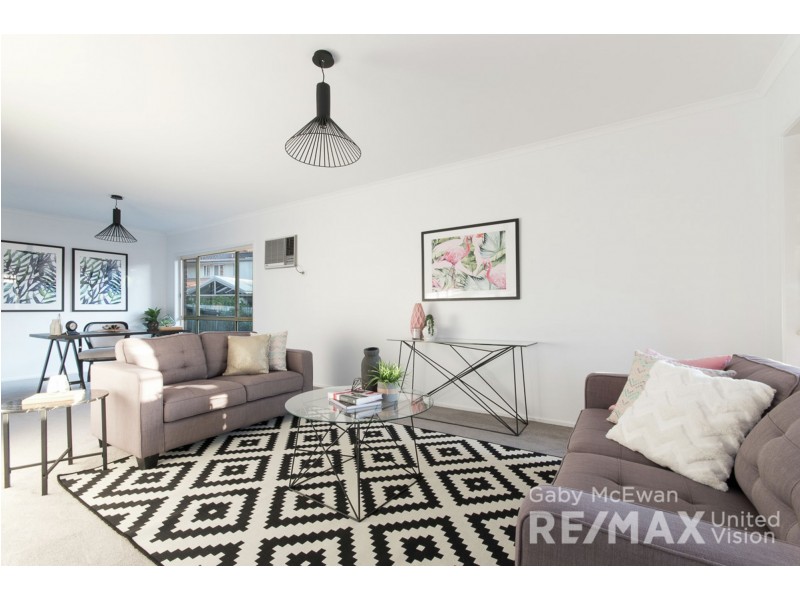 3 Kensington Close, Carindale QLD 4152