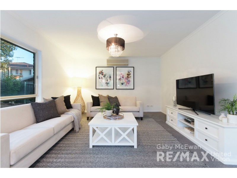 3 Kensington Close, Carindale QLD 4152