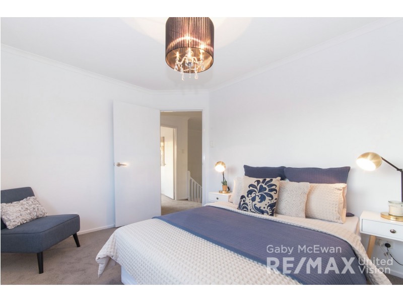 3 Kensington Close, Carindale QLD 4152