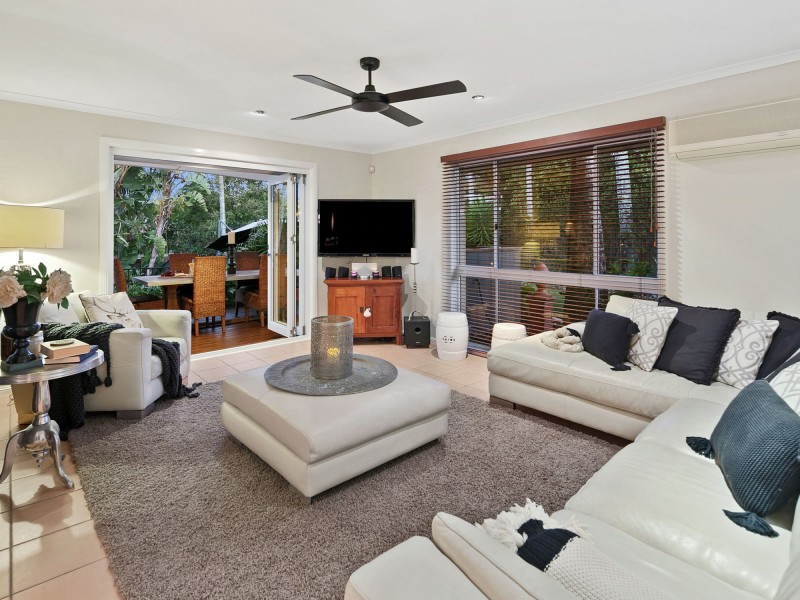 5 Briggs Court, Carindale QLD 4152