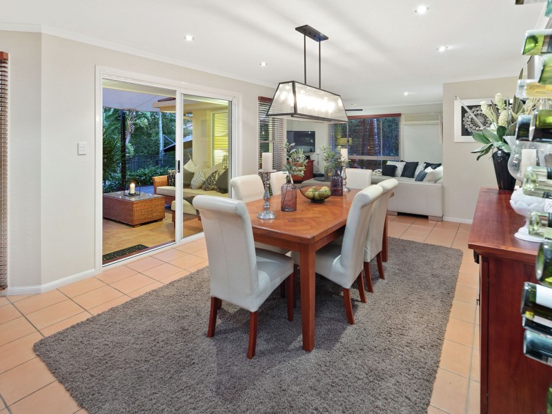 5 Briggs Court, Carindale QLD 4152