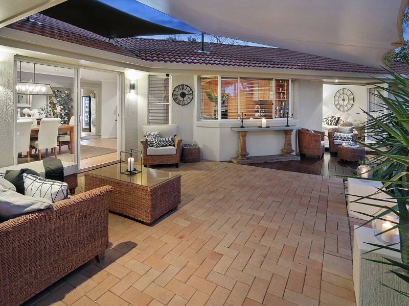 5 Briggs Court, Carindale QLD 4152