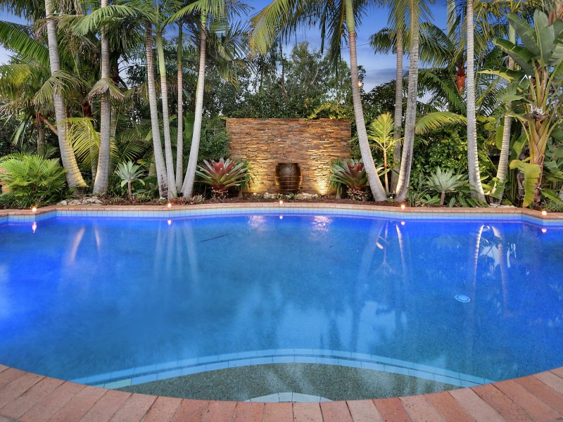 5 Briggs Court, Carindale QLD 4152