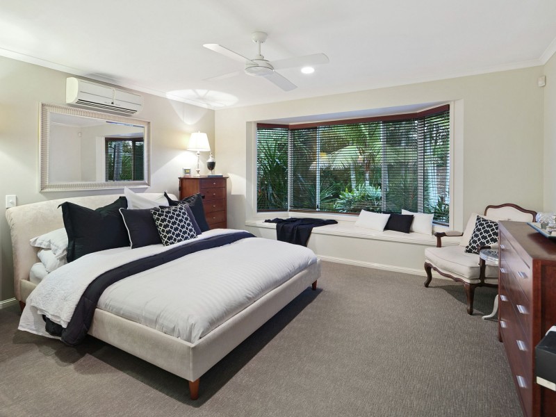 5 Briggs Court, Carindale QLD 4152