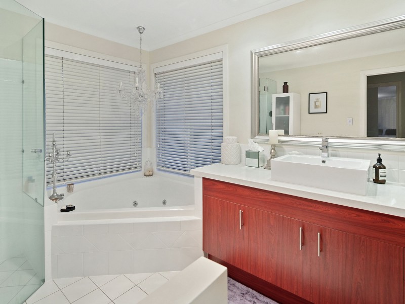 5 Briggs Court, Carindale QLD 4152