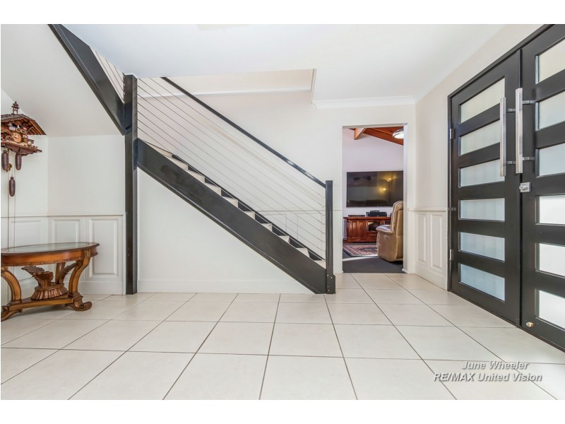 62 Donnington Street, Carindale QLD 4152