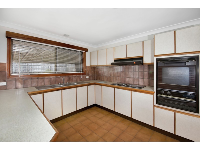 84 Kilmorey Street, Carindale QLD 4152