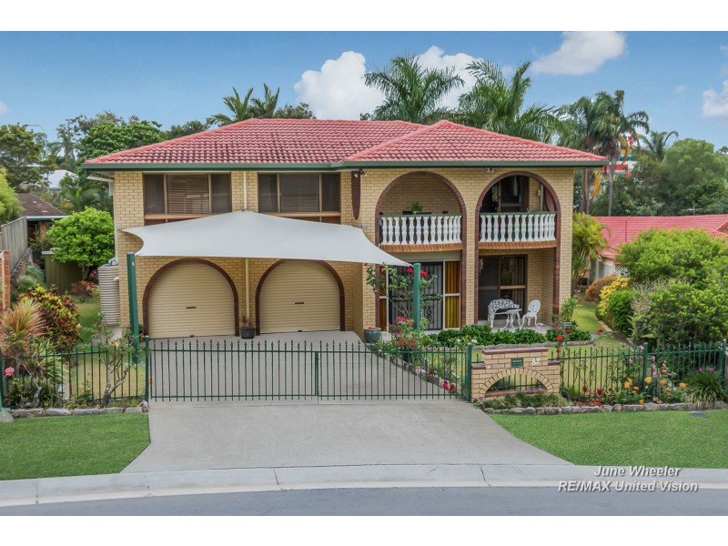 82 Banwell Crescent, Carindale QLD 4152