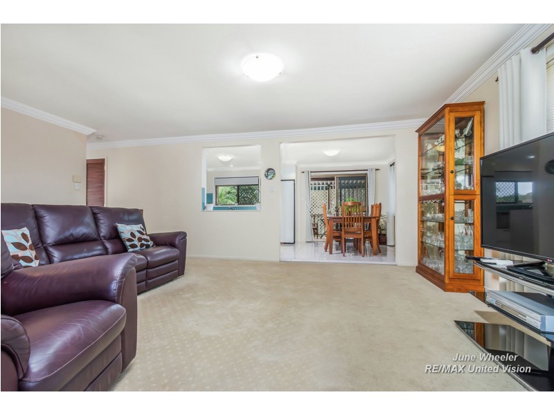 82 Banwell Crescent, Carindale QLD 4152