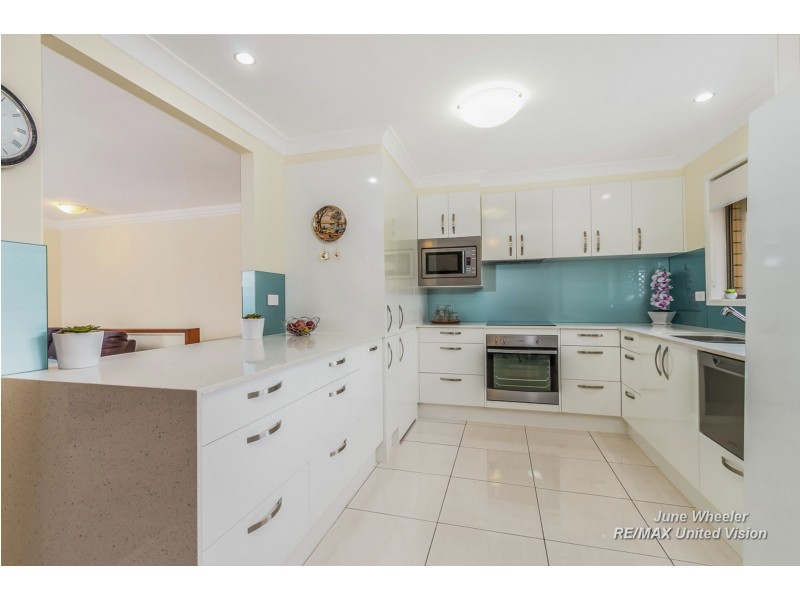 82 Banwell Crescent, Carindale QLD 4152