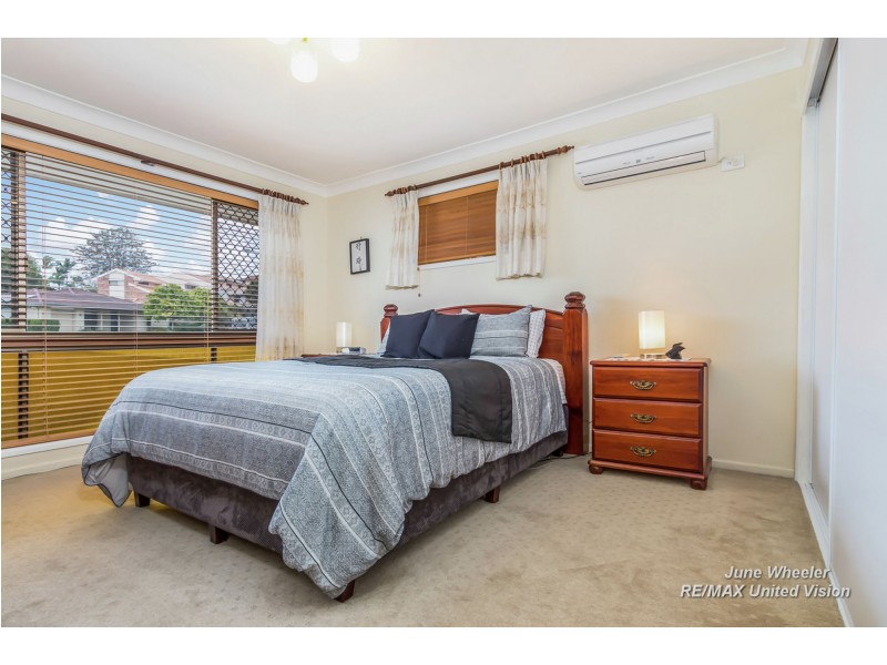 82 Banwell Crescent, Carindale QLD 4152