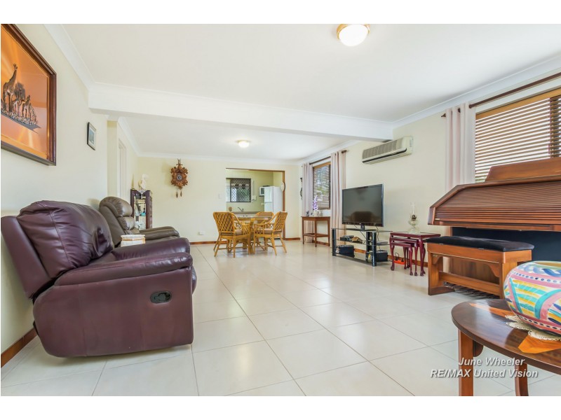 82 Banwell Crescent, Carindale QLD 4152