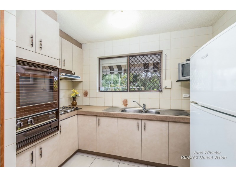 82 Banwell Crescent, Carindale QLD 4152