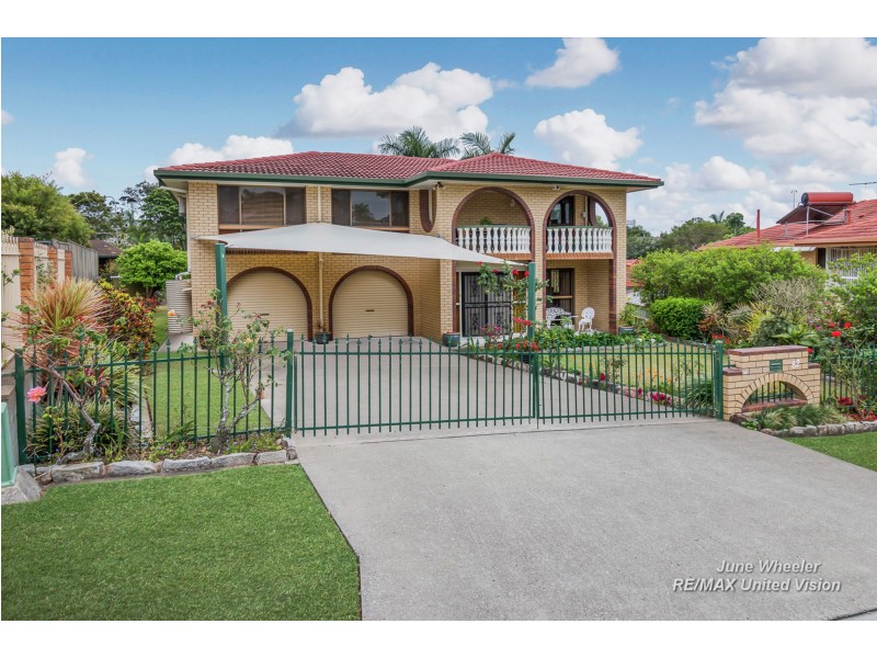 82 Banwell Crescent, Carindale QLD 4152