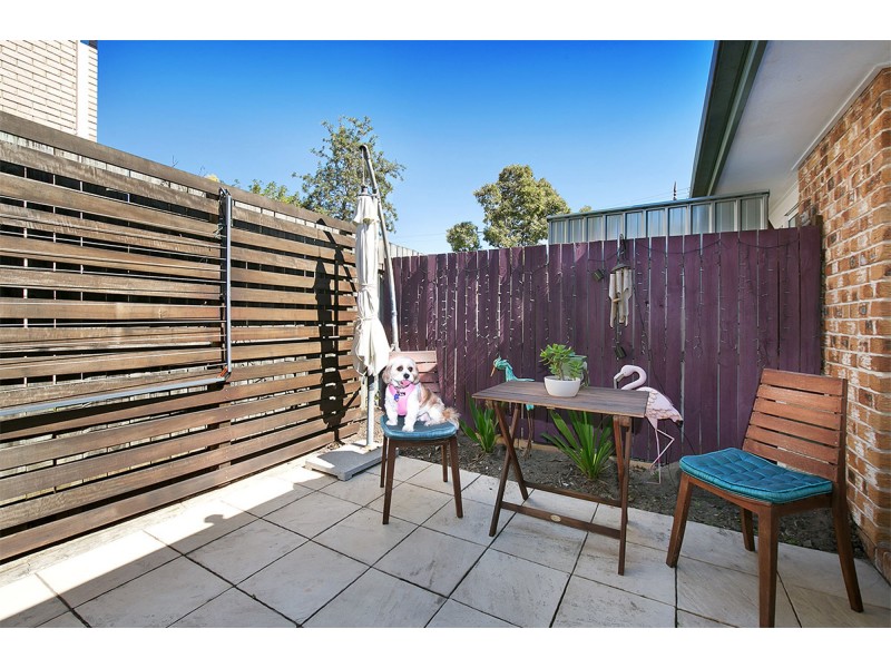 2 51 Adelaide Street, Carina QLD 4152