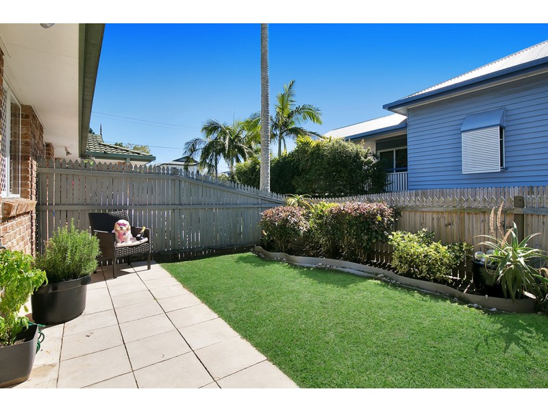 2 51 Adelaide Street, Carina QLD 4152