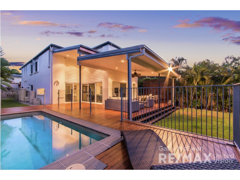 10 Megalong Street, Holland Park West QLD 4121