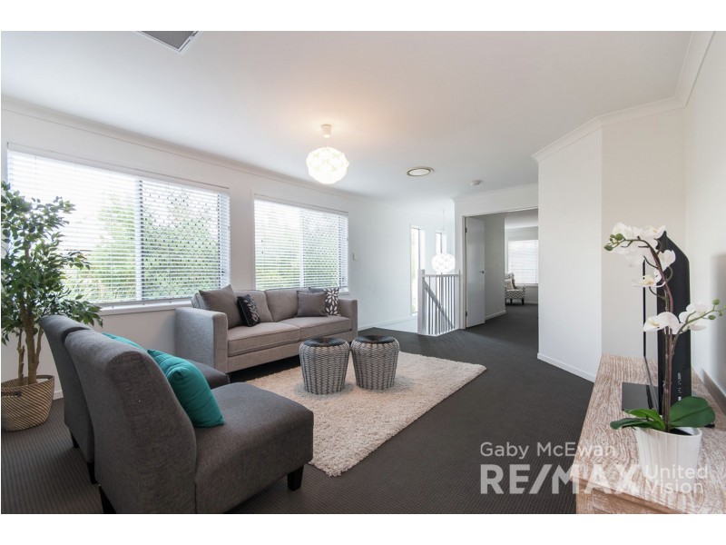 10 Megalong Street, Holland Park West QLD 4121