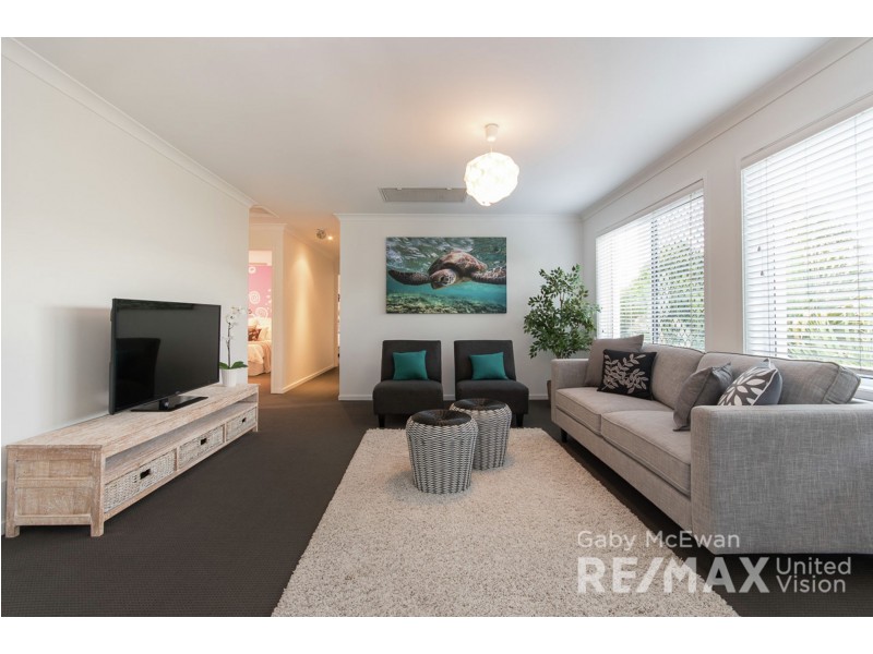 10 Megalong Street, Holland Park West QLD 4121