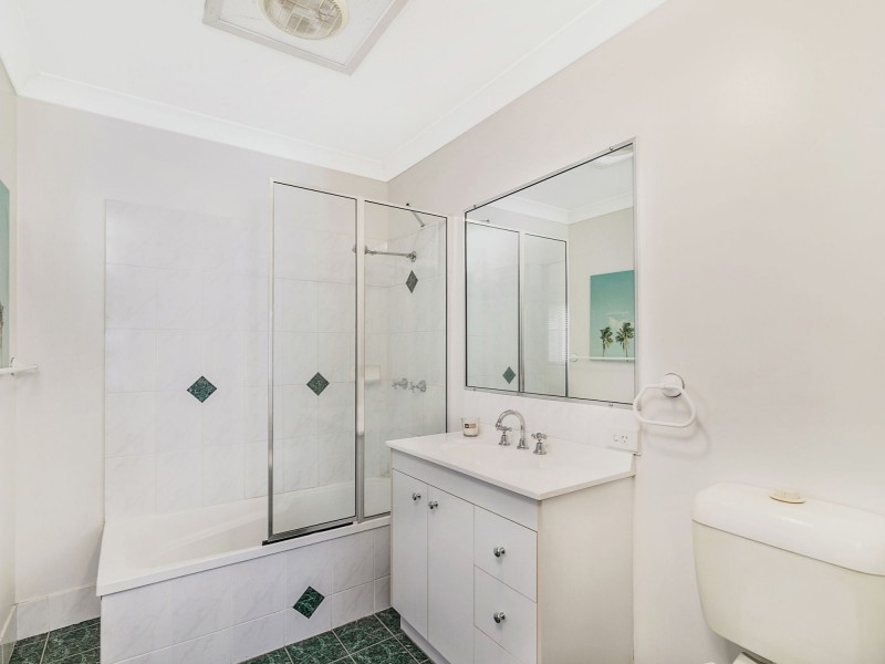 2/32 Adelaide Street, Carina QLD 4152