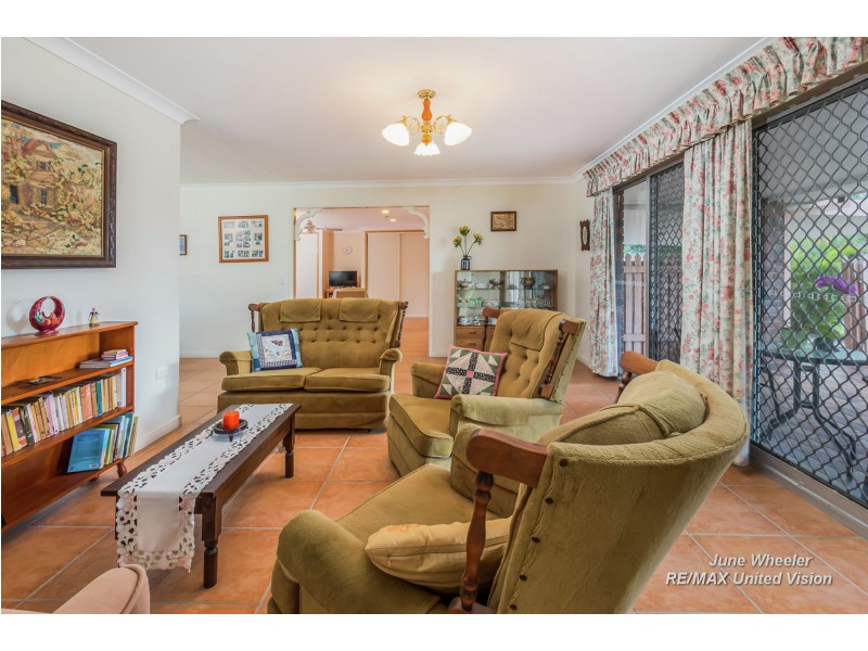 2 Rhuddlan Street, Carindale QLD 4152