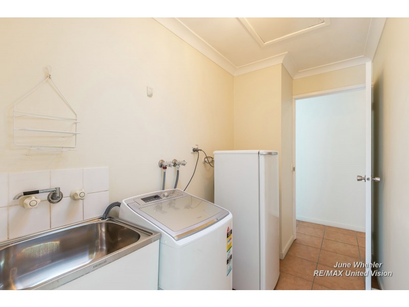 2 Rhuddlan Street, Carindale QLD 4152