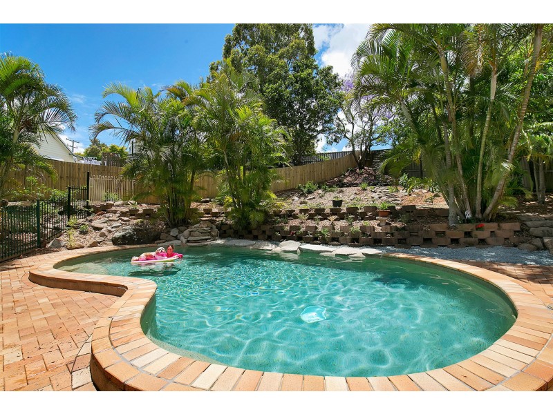 8 Leilani Court, Carina QLD 4152