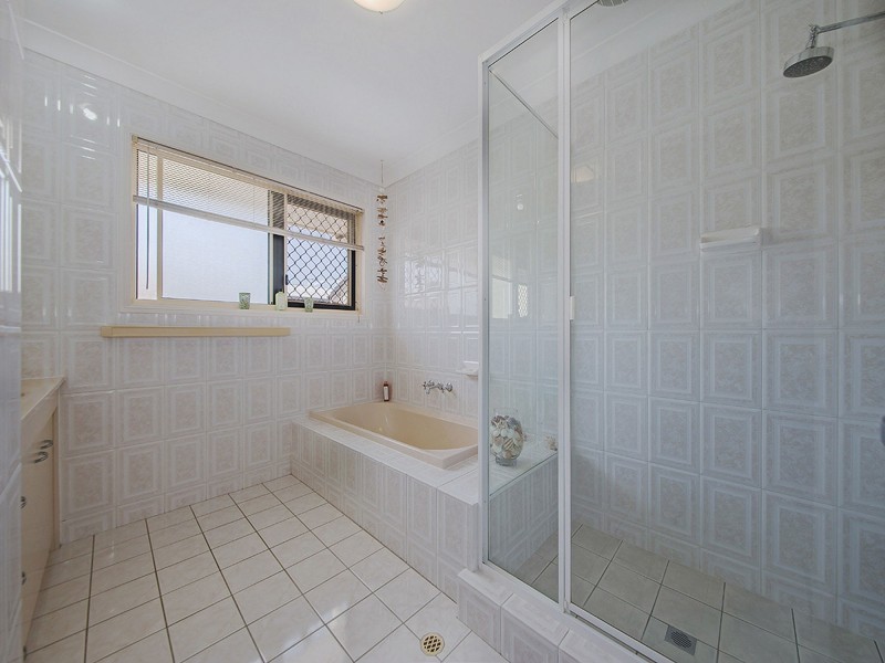 2/107 Adelaide Street, Carina QLD 4152