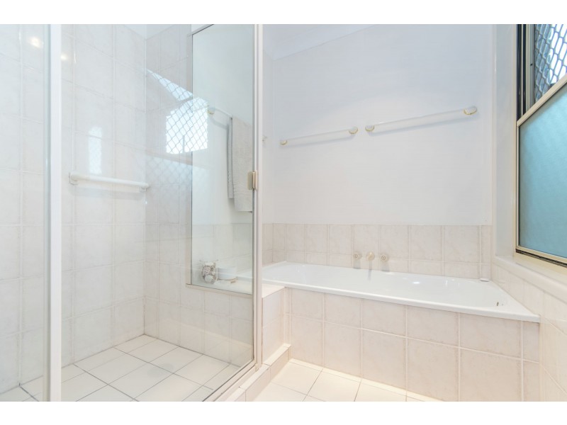 23 Mitchell Place, Belmont QLD 4153