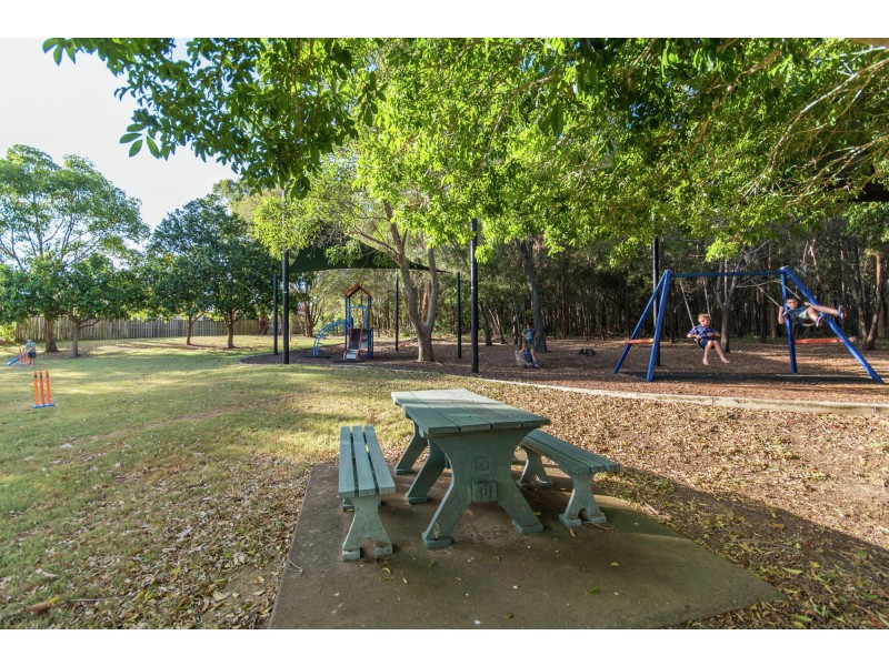 23 Mitchell Place, Belmont QLD 4153