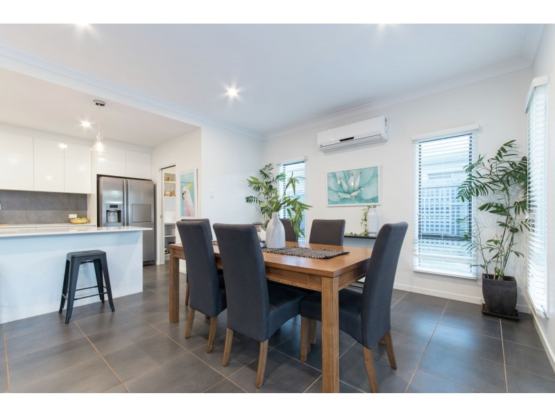 4 Beard Place, Wellington Point QLD 4160