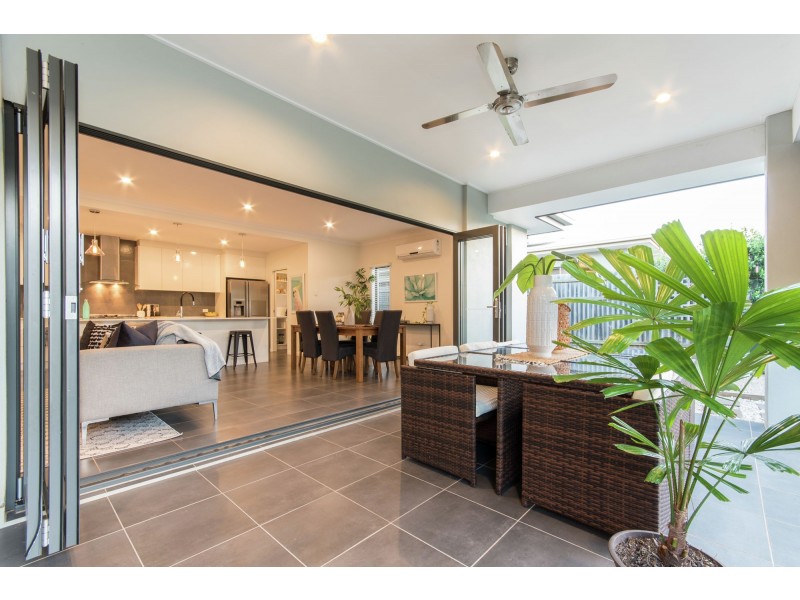 4 Beard Place, Wellington Point QLD 4160