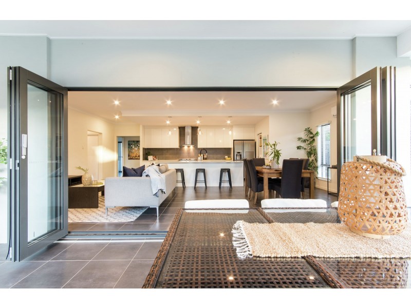 4 Beard Place, Wellington Point QLD 4160