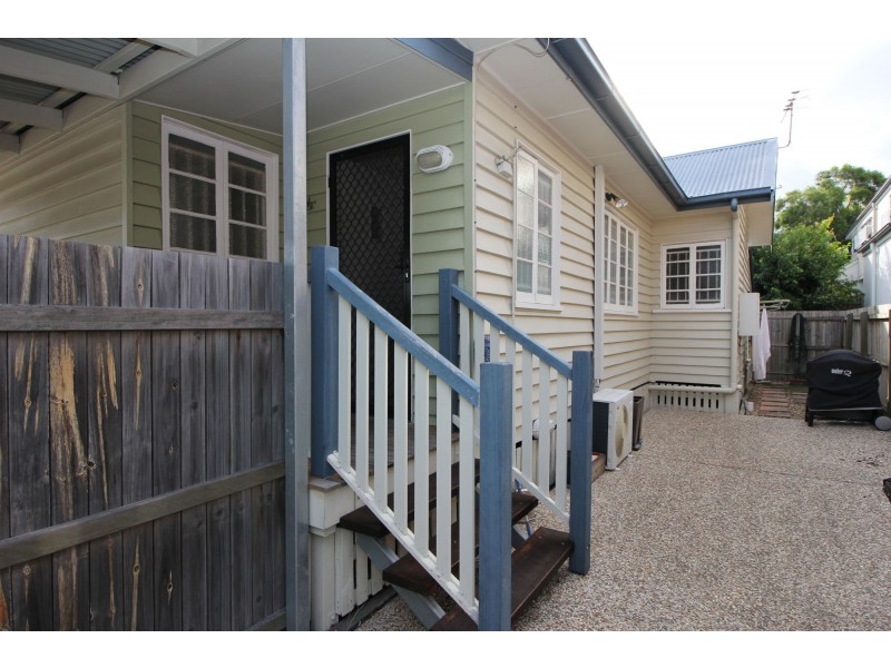 1/102 Dickenson Street, Carina QLD 4152