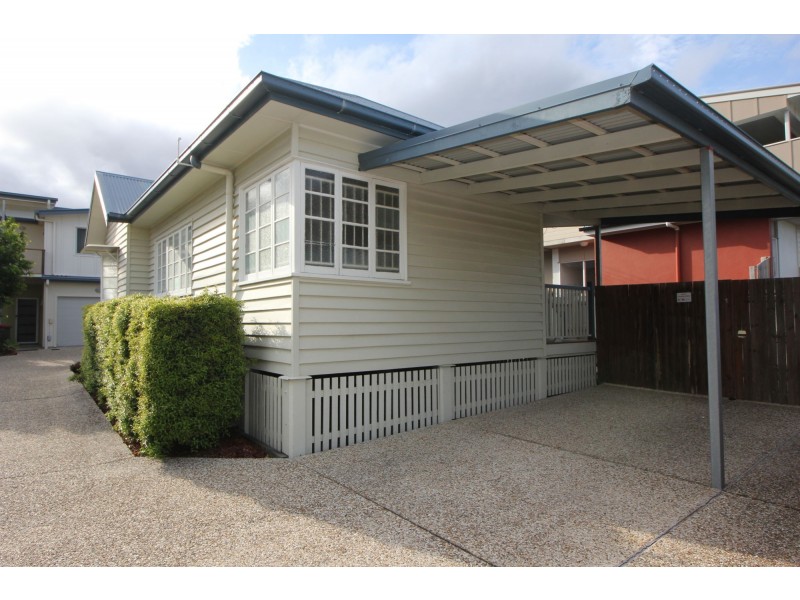 1/102 Dickenson Street, Carina QLD 4152