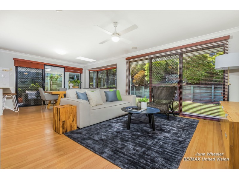 12 Turubul Crescent, Carindale QLD 4152