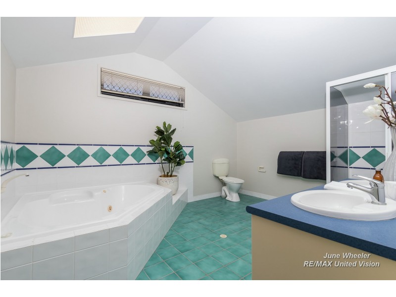 12 Turubul Crescent, Carindale QLD 4152