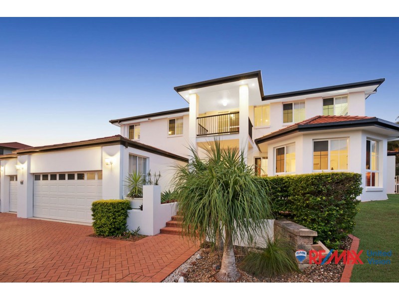 19 Pacific Close, Carindale QLD 4152