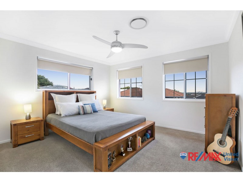 19 Pacific Close, Carindale QLD 4152